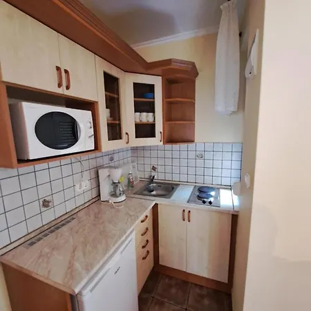 Apartment 1 Haloszobas Apartman Siofok